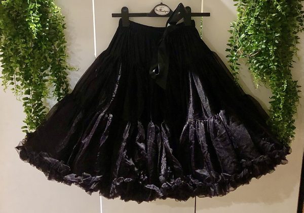 black peticoat