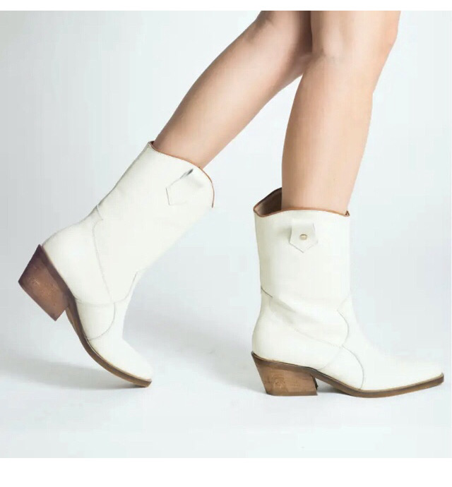 ivory cowgirl boots