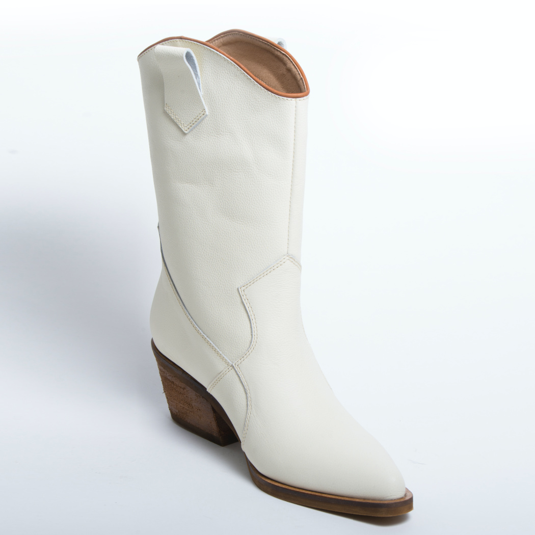 ivory cowgirl boots