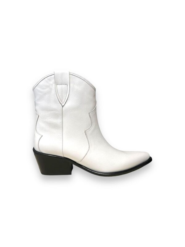 white dallas western boot black sole