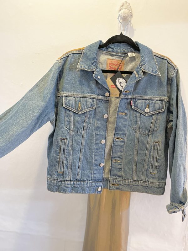 Dragonfly Beaded Levi's Denim Jacket - Image 2
