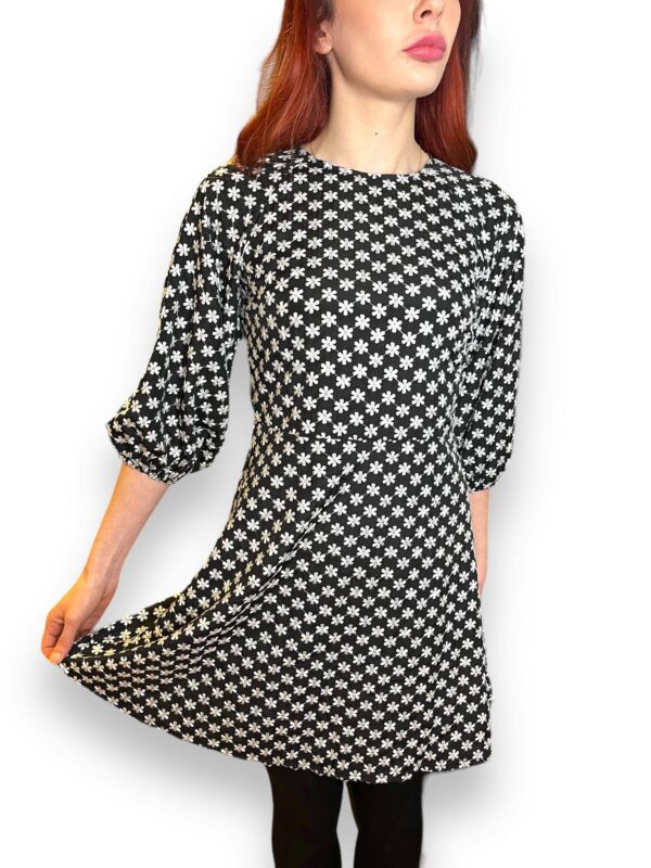 clara chous dress traffic people