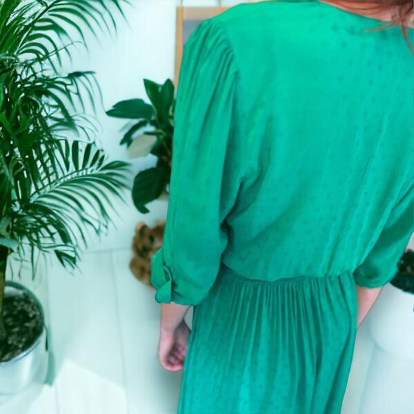 Back image - green maia