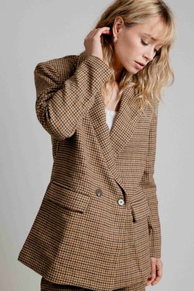 oversized brown tweed blazer
