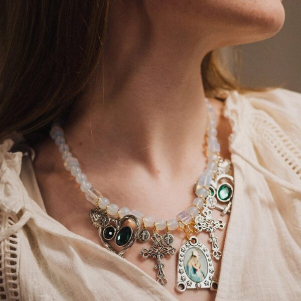 Agate pendant necklace